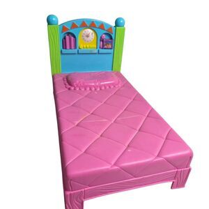 DORA THE EXPLORER Dress up Bed Dress up Adventure Collection 2004 Mattel